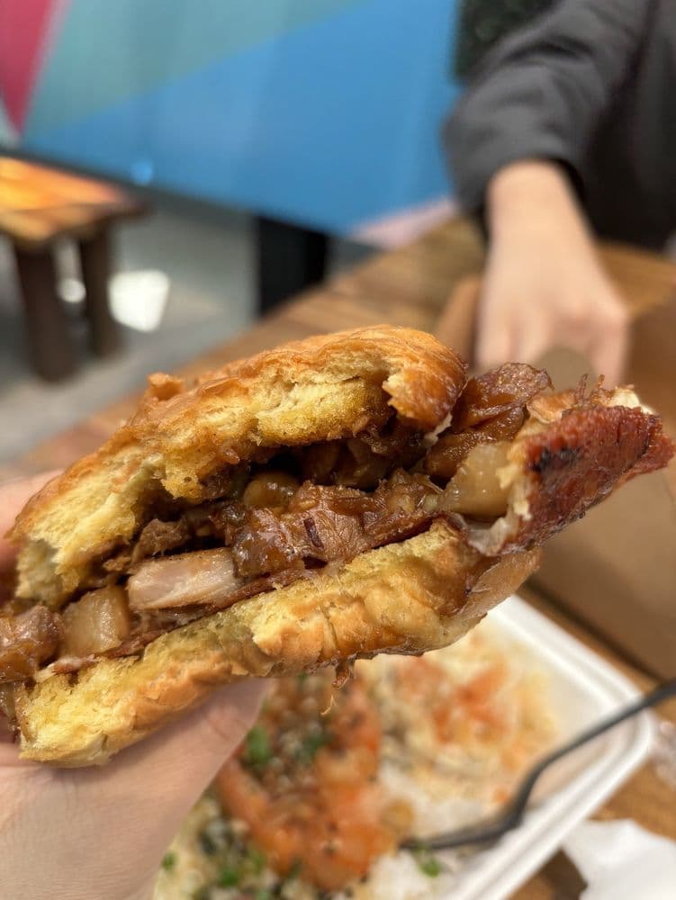 FAKA'S Island Grill
