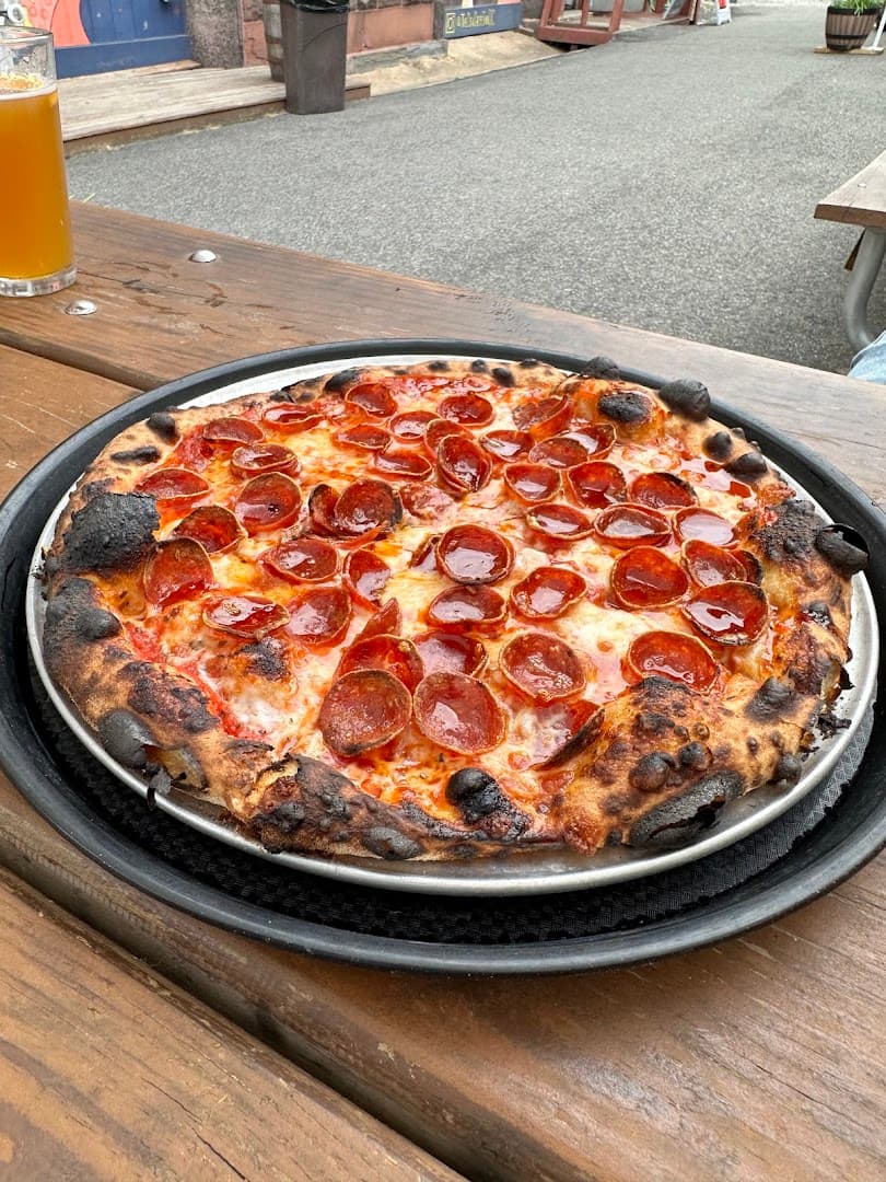 Lazy Bones Pizza