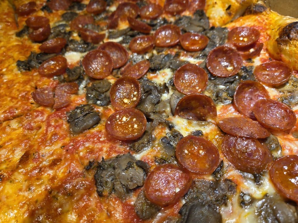 Mano's Pizzeria