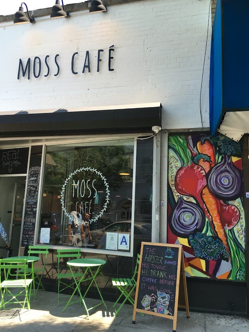 Moss CafΓ©