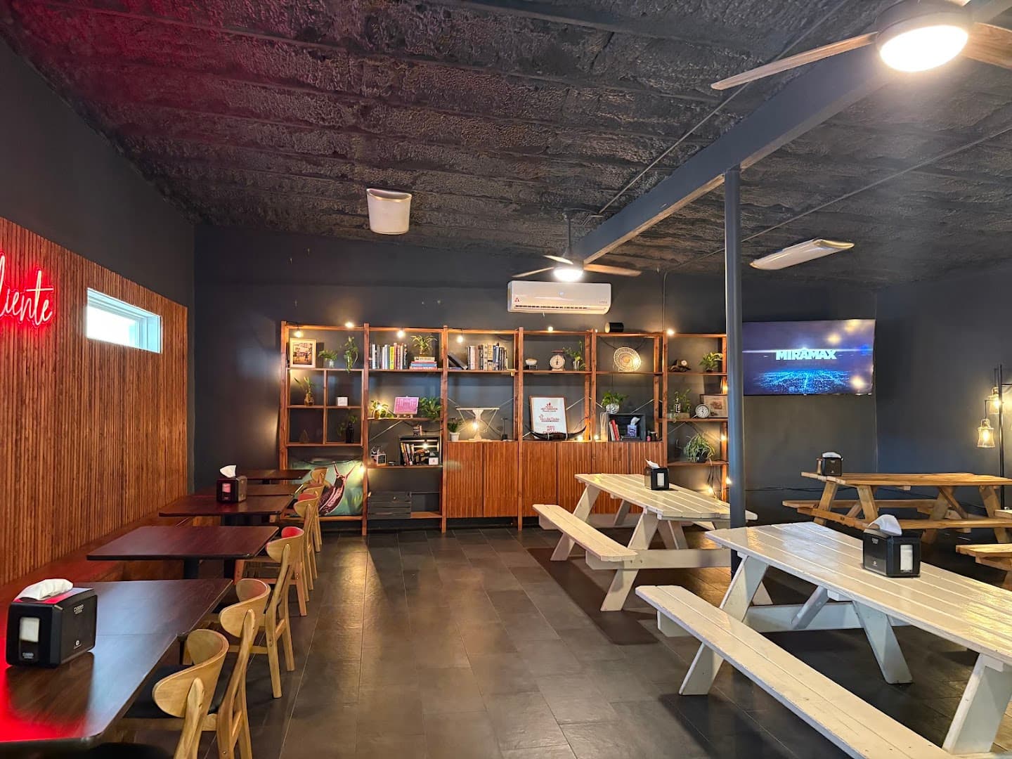Pete's Hot Chicken